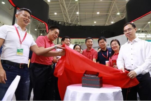 首發(fā)：小龍潛行攜三項新技術(shù)破冰智能養(yǎng)豬