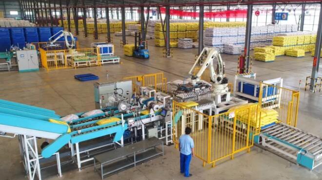 江蘇本土最大黑馬崛起：年銷飼料35萬噸，人均銷量3500噸！還養(yǎng)殖3萬畝基地……